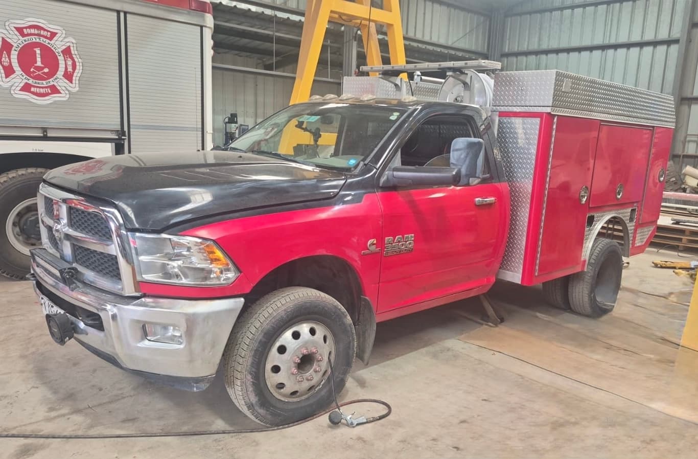 Carro forestal RAM 3500